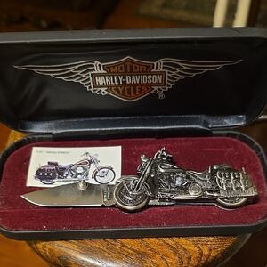 Harley-Davidson Black and Silver Motorcycle Key Holder